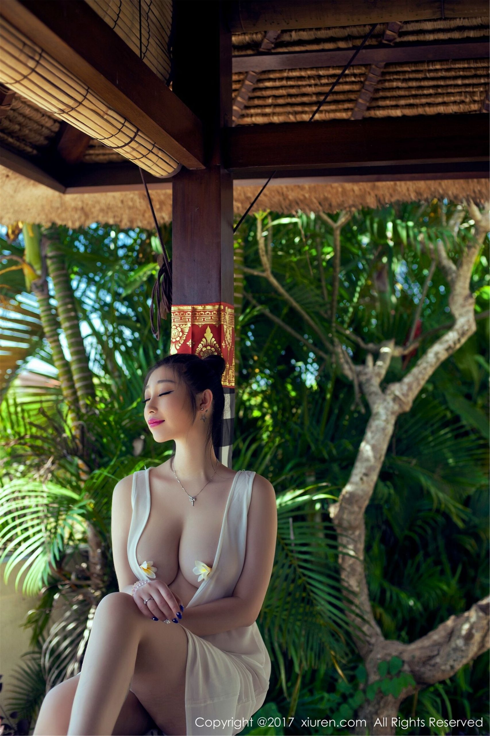 Daji_Toxic "Deep V Open-chested Dress + Black Bikini" [秀人网XIUREN] No.750